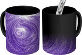 Magische Mok - Foto op Warmte Mokken - Koffiemok - Paarse glitterstructuur in een swirl - Magic Mok - Beker - 350 ML - Theemok