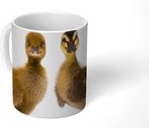 Mok - Koffiemok - Twee baby eenden die in de camera kijken - Mokken - 350 ML - Beker - Koffiemokken - Theemok