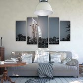 Trend24 - Canvas Schilderij - Modern Hotel In Dubai - Vijfluik - Steden - 100x70x2 cm - Grijs