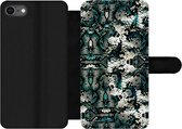 Bookcase Geschikt voor iPhone 8 telefoonhoesje - Dierenprint - Wit - Turquoise - Met vakjes - Wallet case met magneetsluiting