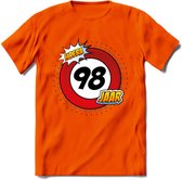 98 Jaar Hoera Verkeersbord T-Shirt | Grappig Verjaardag Cadeau | Dames - Heren | - Oranje - L