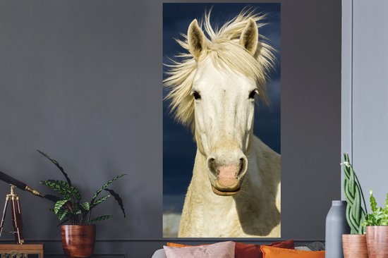 Muurstickers - Sticker Folie - Paard in Camargue - 80x160 cm - Plakfolie - Muurstickers Kinderkamer - Zelfklevend Behang - Zelfklevend behangpapier - Stickerfolie