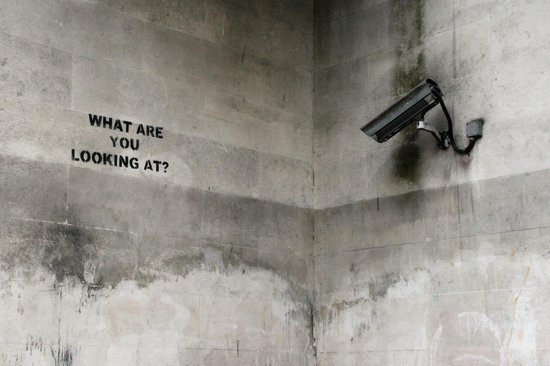 BANKSY What Are You Looking At Security Camera Canvas Print | bol.com