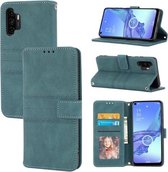 Voor Samsung Galaxy A32 5G Reliëf Gestreepte Magnetische Gesp PU + TPU Horizontale Flip Lederen Case met Houder & Kaartsleuf & Portemonnee & Fotolijst & Sling (Groen)