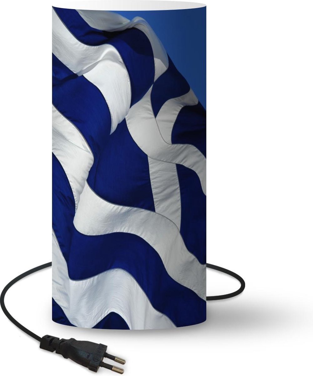 Lamp - Nachtlampje - Tafellamp slaapkamer - Griekse vlag op Akropolis - 54 cm hoog - Ø24.8 cm - Inclusief LED lamp