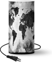 Lamp Wereldkaart met gele en lichtblauwe verf op een achtergrond met structuurpatroon - zwart wit - 54 cm hoog - Ø25 cm - Inclusief LED lamp