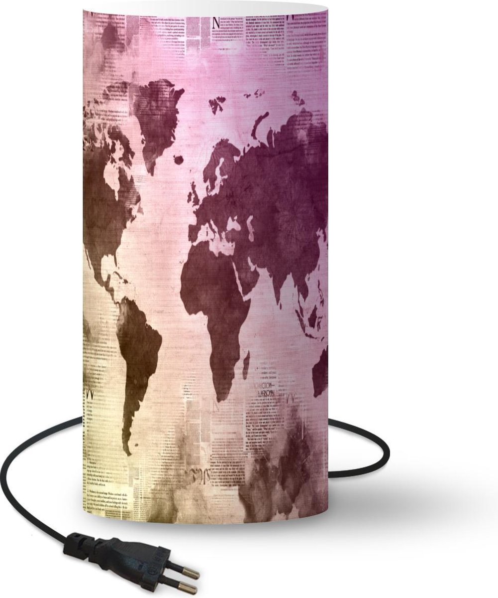Lamp - Nachtlampje - Tafellamp slaapkamer - Wereldkaart - Geel - Paars - 33 cm hoog - Ø15.9 cm - Inclusief LED lamp
