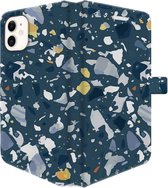 Apple iPhone 11 Hoesje - Portemonneehoesje  - Met pasjeshouder - Met Marmerprint - Terrazzo - Donkerblauw