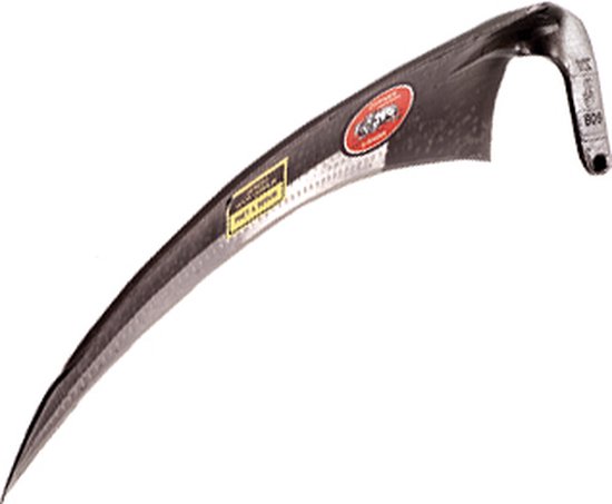 Een gebogen, metalen zeis met een scherpe rand en een handvatbevestiging.
