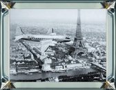 90 x 70 cm - Spiegellijst met prent - Vliegtuig boven Parijs - prent achter glas