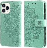 7-bloemblaadje bloemen reliëfpatroon horizontale flip PU lederen tas met houder & kaartsleuven & portemonnee & fotolijst voor iPhone 13 Pro Max (groen)