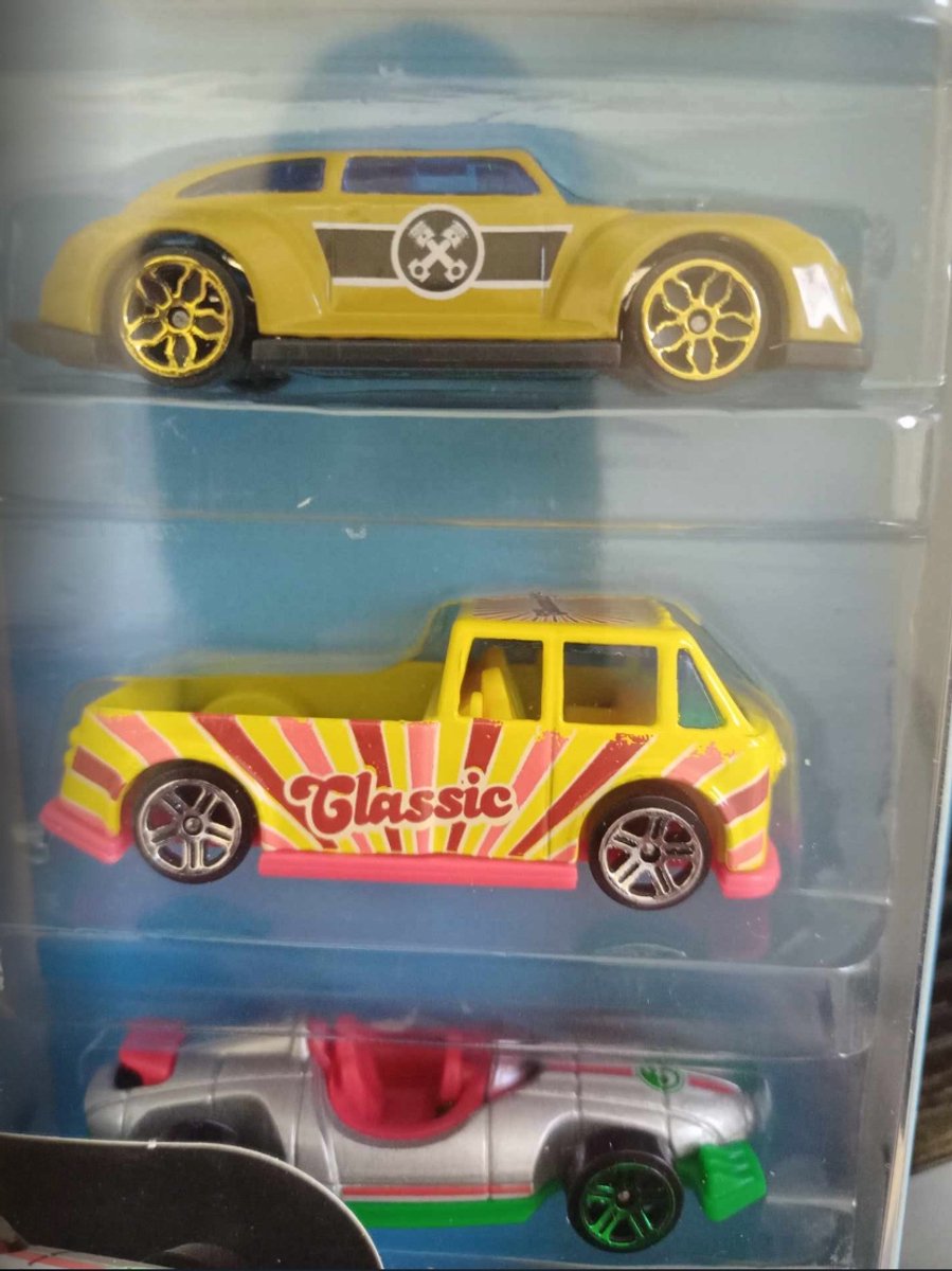 Playtive Classic Racerz: Set van 5 Retro Mini Auto's 1:64