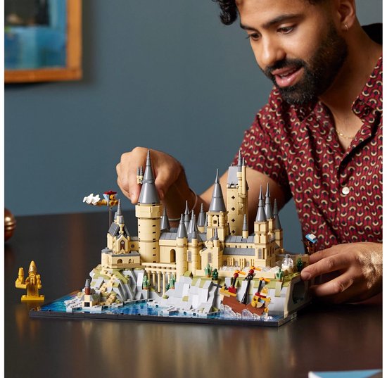 LEGO Harry Potter Kasteel Zweinstein en terrein Grote Set voor Volwassenen - 76419