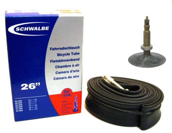 Schwalbe 26" fietsband SV 12A, met losse ventiel en opgerolde band.