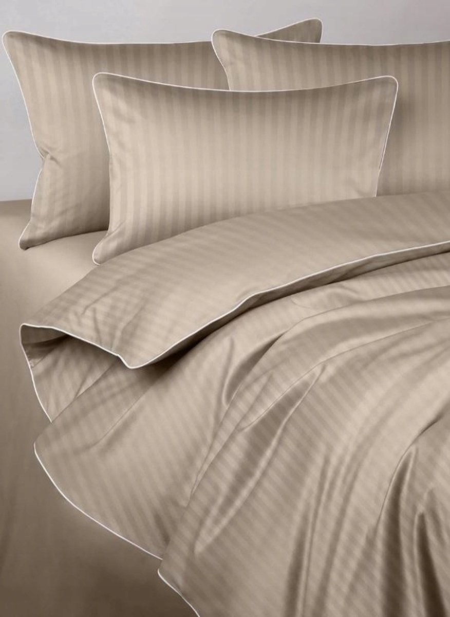 Maro Home Adamaszek Beddengoed 160x200 Macchiato Beige met Witte Rand