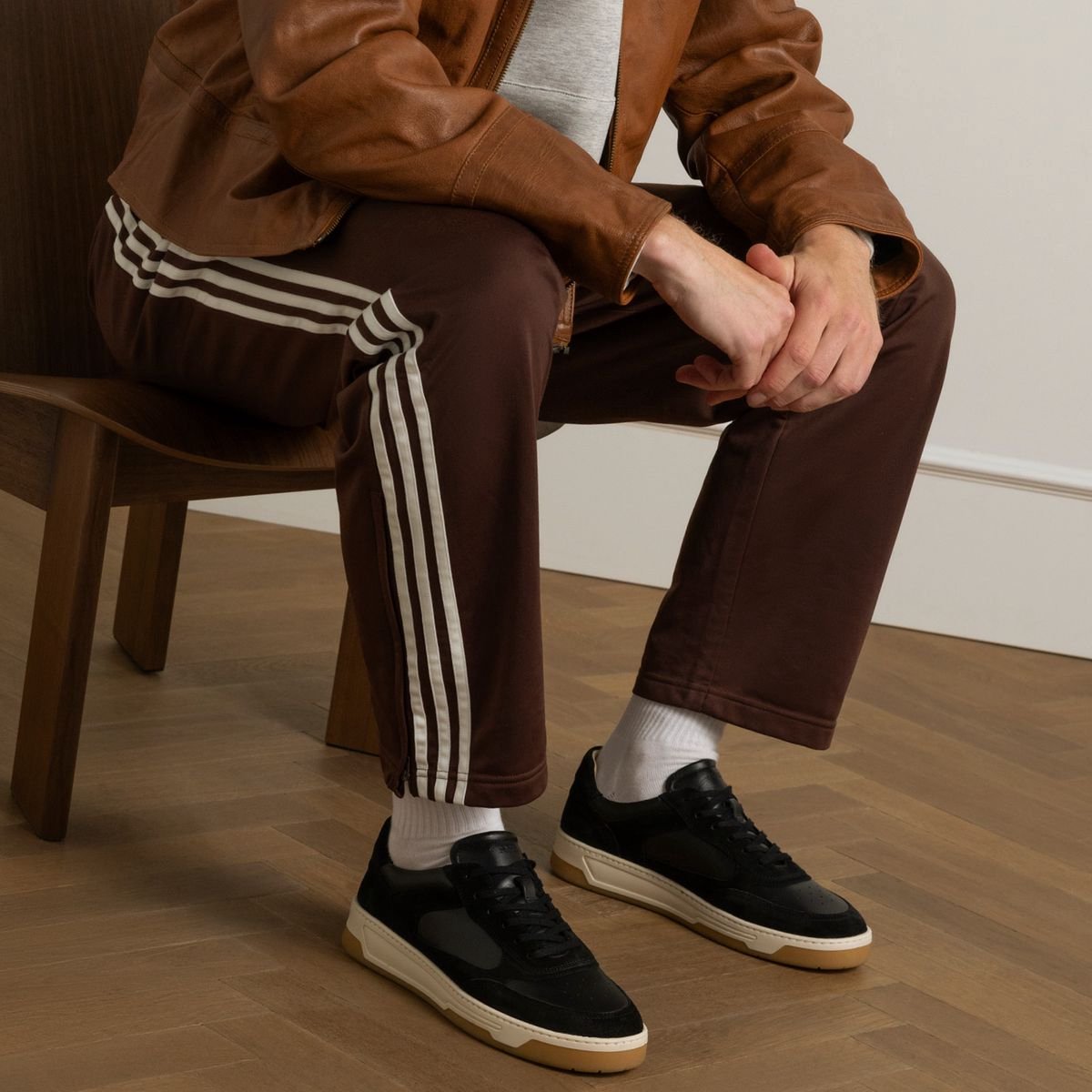 Manfield - Heren - Zwarte leren sneakers met suède details - Maat 45