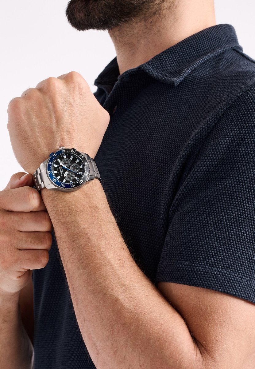 Nautica Nautica One Quartz Analoog Horloge Zilverkleurig En Zwart Material 100% Roestvrij Staal 100% Acero Inoxidablearmband 45 mm NAPNOF503, NAPNOF504