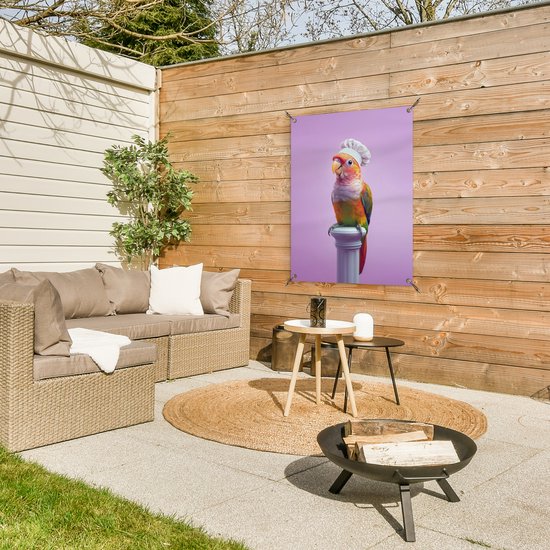 Tuinposter 60x80 cm - Tuindecoratie Papegaai - Koksmuts - Pilaar - Vogel - Poster voor in de tuin - Buiten decoratie - Schutting tuinschilderij - Tuindoek muurdecoratie - Wanddecoratie balkondoek