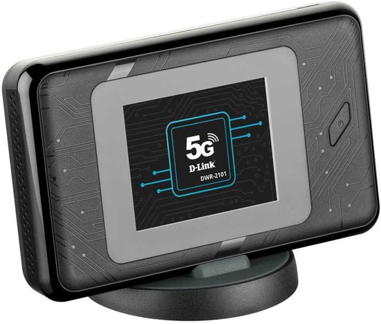 D-Link DWR-2101 5G router met circuitbordpatroon, in een zwarte behuizing op een standaard. Het scherm toont "5G D-Link DWR-2101".