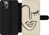 Bookcase Geschikt voor iPhone 11 Pro Max telefoonhoesje - Vrouw - Gezicht - Kunst - Met vakjes - Wallet case met magneetsluiting