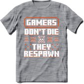 Gamers don't die pixel T-shirt | Oranje | Gaming kleding | Grappig game verjaardag cadeau shirt Heren – Dames – Unisex | - Donker Grijs - Gemaleerd - L