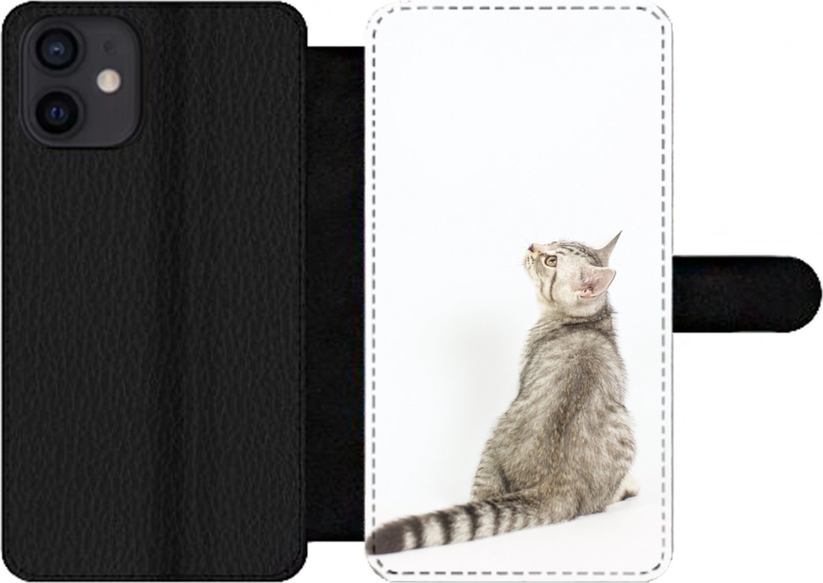 Telefoonhoesje Geschikt voor iPhone 12 telefoonhoesje - Kat - Huisdieren - Vacht - Met vakjes - Wallet case met magneetsluiting