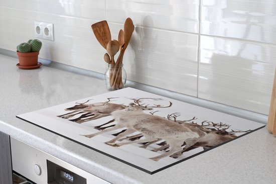 KitchenYeah® Inductie beschermer 65x52 cm - Een kudde rendieren - Kookplaataccessoires - Afdekplaat voor kookplaat - Inductiebeschermer - Inductiemat - Inductieplaat mat