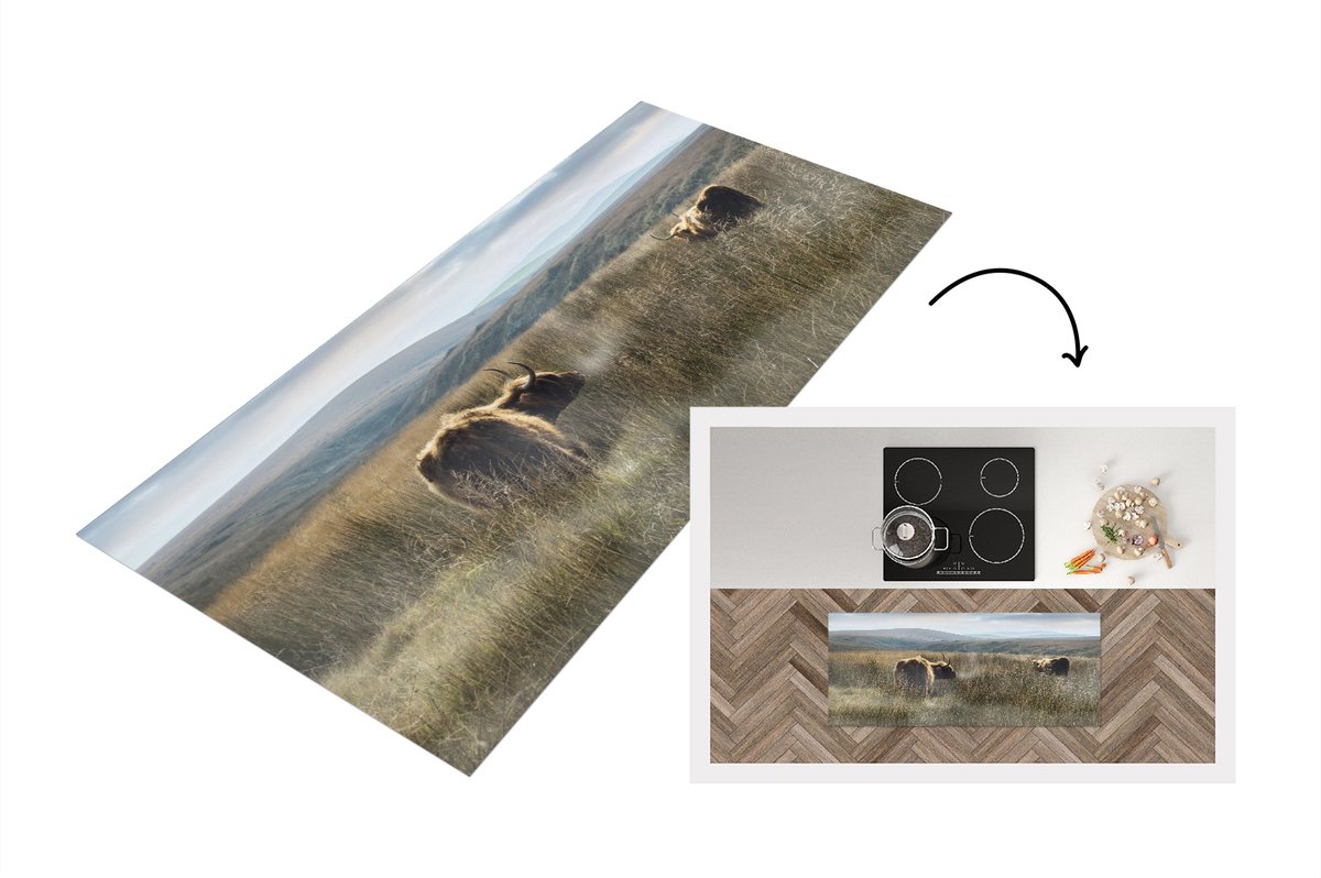 KitchenYeah Keukenloper - Loper keuken - Schotse Hooglanders - Mist - Gras - 120x50 cm - Keukenloper vinyl Multicolor
