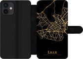 Bookcase Geschikt voor iPhone 12 telefoonhoesje - Lille - Kaart - Goud - Met vakjes - Wallet case met magneetsluiting