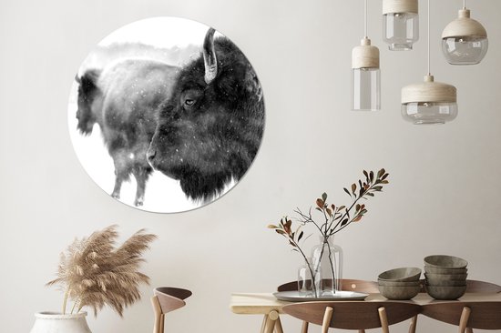 WallCircle - Wandcirkel - Muurcirkel - Bizons in sneeuw - zwart wit - Aluminium - Dibond - ⌀ 140 cm - Binnen en Buiten