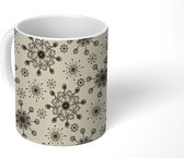 Mok - Koffiemok - Sneeuwvlok - Patronen - Zwart - Wit - Kerst - Mokken - 350 ML - Beker - Koffiemokken - Theemok