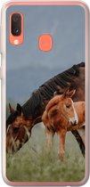 Geschikt voor Samsung Galaxy A20e hoesje - Paarden - Veulen - Natuur - Siliconen Telefoonhoesje