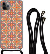 Hoesje met koord Geschikt voor iPhone 11 Pro - Patroon - Hippie - Oranje - Siliconen - Crossbody - Backcover met Koord - Telefoonhoesje met koord - Hoesje met touw