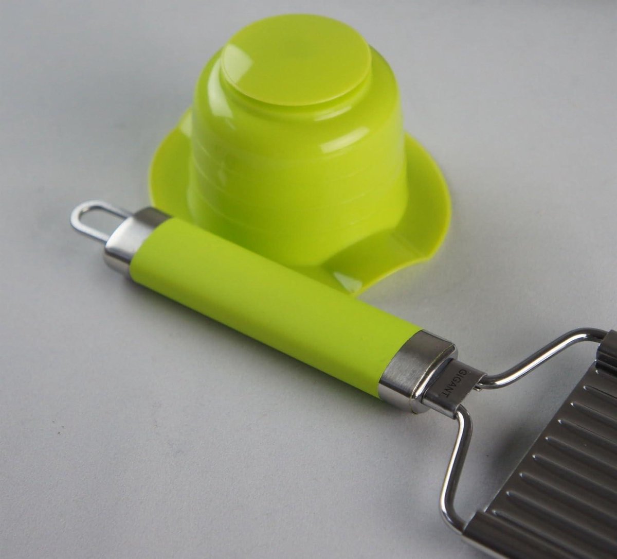 Nevolis 4-fold slicer with leftover holder - quick vegetable slicer - ideal julienne slicer - practical grater of Parmesan cheese - lime .