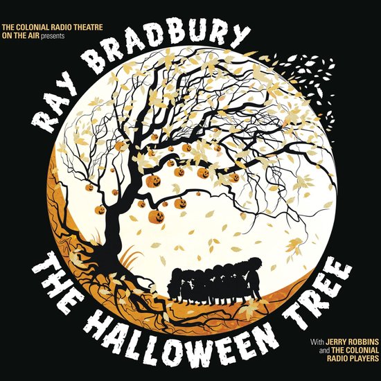 Ray Bradbury's The Halloween Tree cover: silhouet van een boom met pompoenen tegen een grote volle maan.