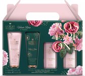 The Luxury Bath Company : Set cadeau Essentials de haut en bas en velours rose et pivoine