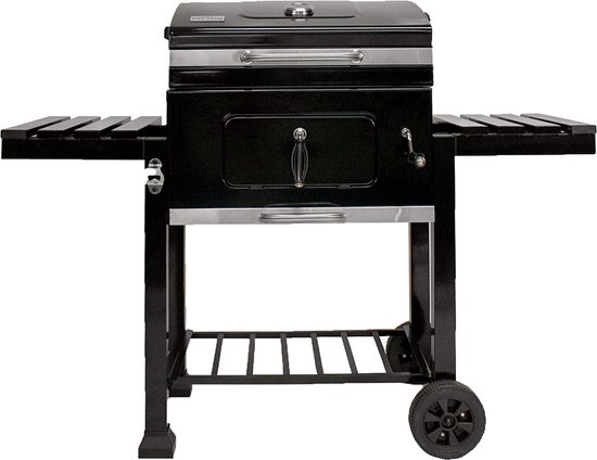 Zwarte houtskoolbarbecue met inklapbare zijplanken, opbergrek, wielen en een deurtje aan de voorzijde.