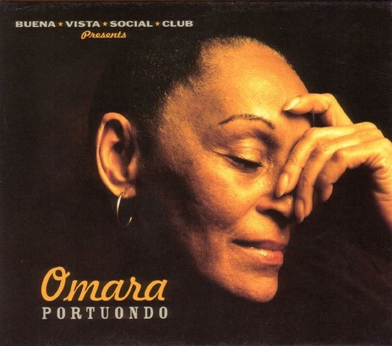 Buena Vista Social Club presenteert Omara Portuondo. Close-up van het gezicht van Omara Portuondo.
