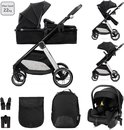Zwarte kinderwagen met reiswieg, autostoel, rugzak en accessoires.