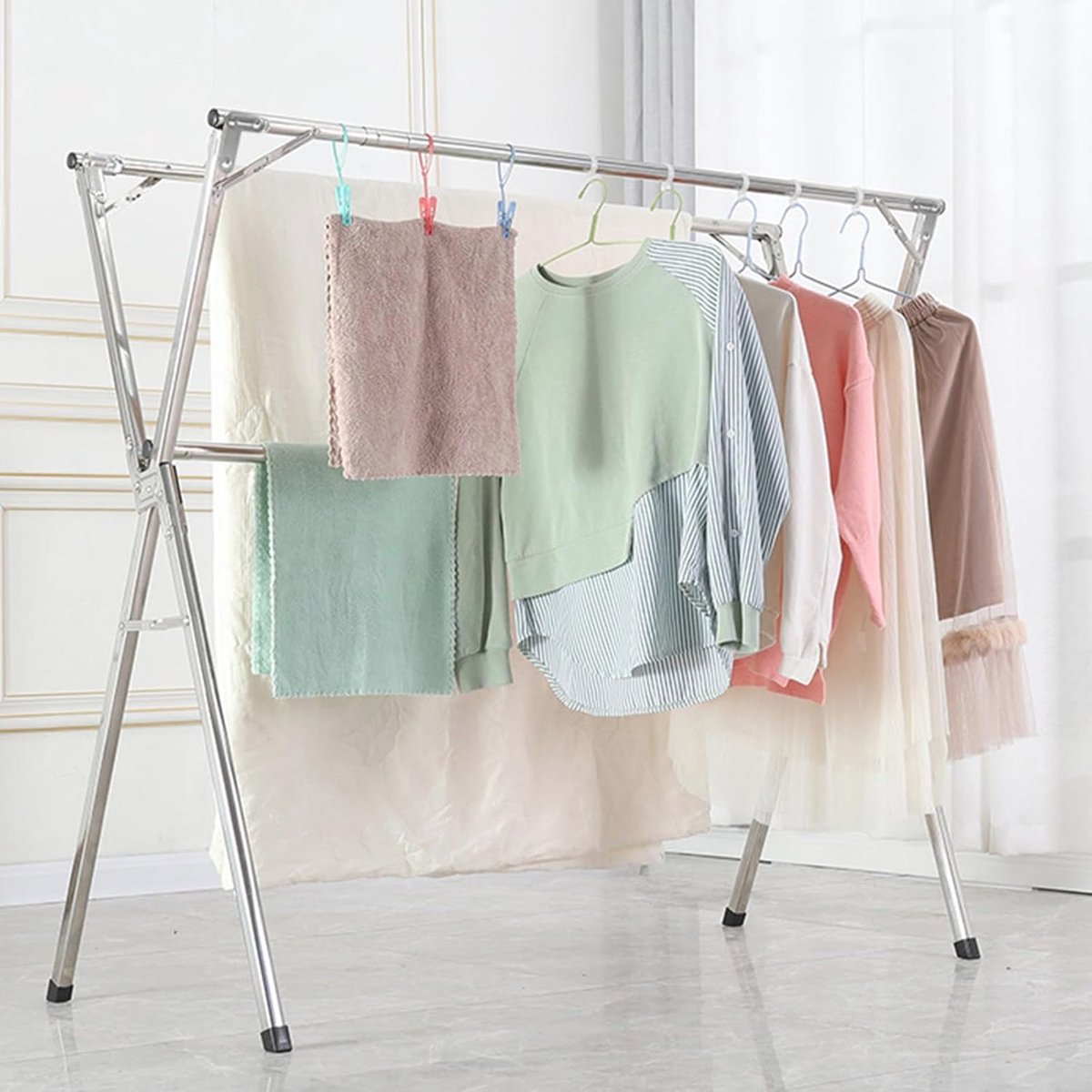 Bol.com Inklapbaar staand droogrek - 130-200 cm uittrekbaar - 20 winddichte PP-haken - ruimtebesparend - roestvrij staal zilver. aanbieding