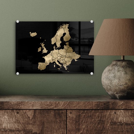MuchoWow® Glasschilderij 30x20 cm - Schilderij acrylglas - Kaart - Europa - Goud - Foto op glas - Schilderijen