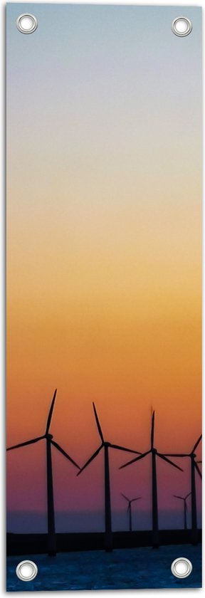 WallClassics - Tuinposter – Rij Windmolers tijdens de Zonsondergang - 20x60 cm Foto op Tuinposter (wanddecoratie voor buiten en binnen)