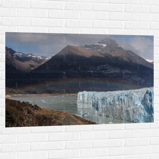 WallClassics - Muursticker - Regenboog in Landschap met IJskappen - 120x80 cm Foto op Muursticker
