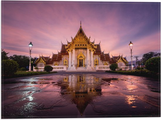 Vlag - Boeddhistische Wat Benchamabophit Tempel met Gouden Details in Bangkok, Thailand - 40x30 cm Foto op Polyester Vlag