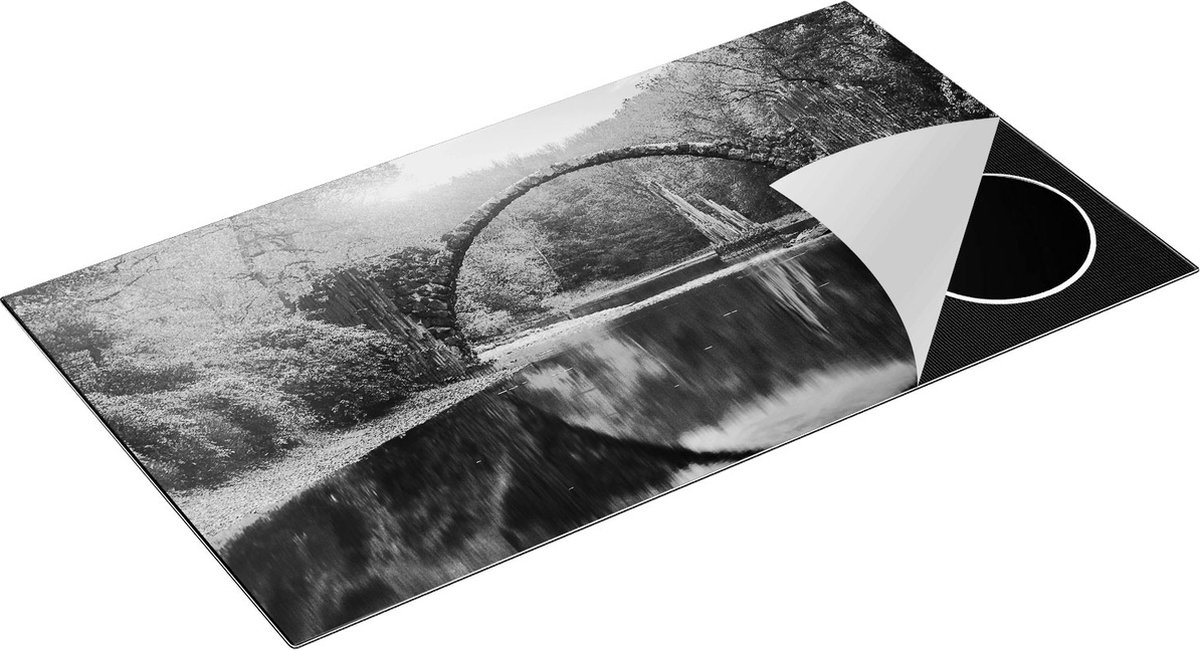 Chefcare Inductie Beschermer Rakotz Brug in Duitsland in de Herfst - Zwart Wit - 95x50 cm - Afdekplaat Inductie - Kookplaat Beschermer - Inductie Mat