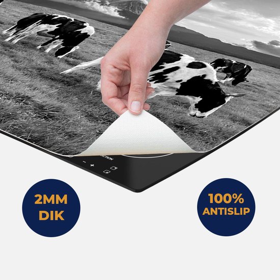 Chefcare Inductie Beschermer Koeien in de Wei - Zwart Wit - 80x50 cm - Afdekplaat Inductie - Kookplaat Beschermer - Inductie Mat