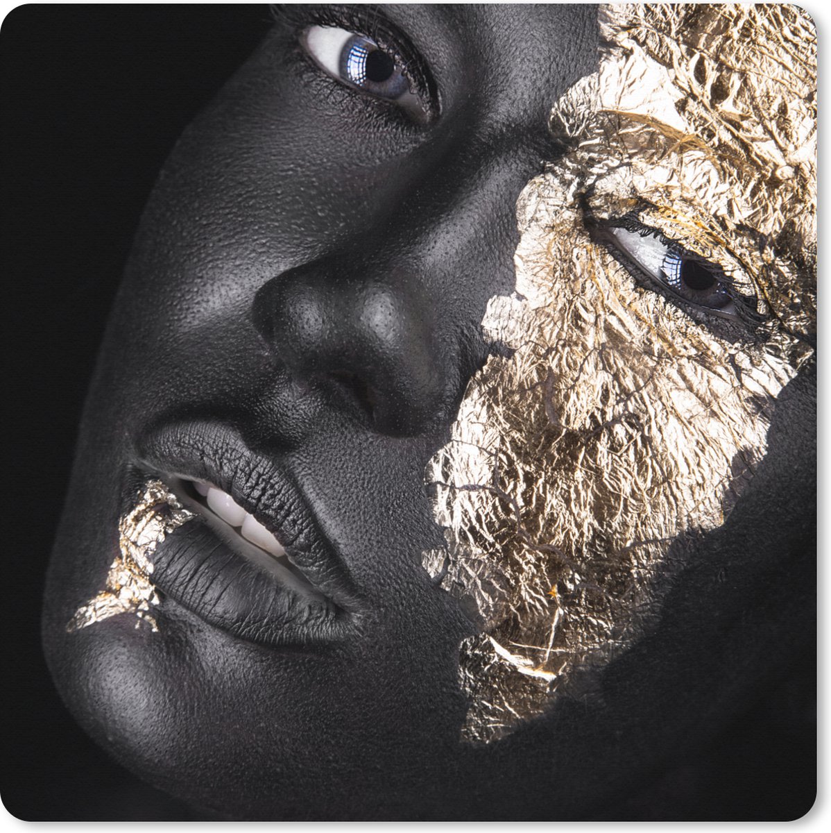 Muismat XXL 60x60 cm - Bureau onderlegger - Bureau mat Vrouw - Goud - Zwart - Verf - Luxe - Bureaumat - Gaming mousepad xl - Bureaulegger groot - Computer deskmat