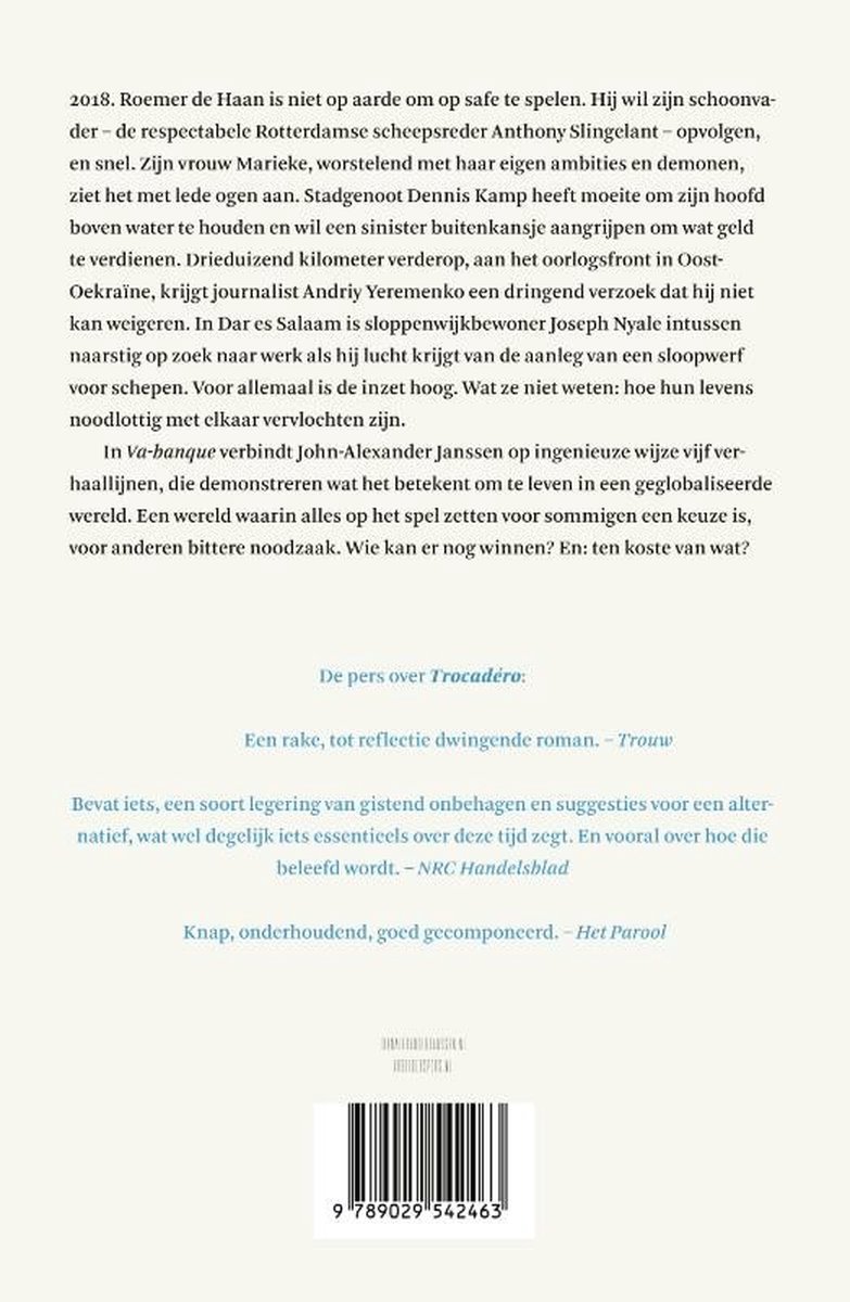 Boekomslag met rode tekst 'De pers over Trocadéro' en 'Va-banque'. De tekst is omringd door de rug van een boek.