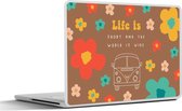 Laptop sticker - 15.6 inch - Spreuken - Quotes - Life is short and the world is wide - Bus - 36x27,5cm - Laptopstickers - Laptop skin - Cover
