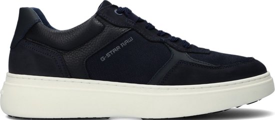 Donkerblauwe G-Star Raw sneaker met witte zool. Suède, mesh en lederen details. Logo op de zijkant.